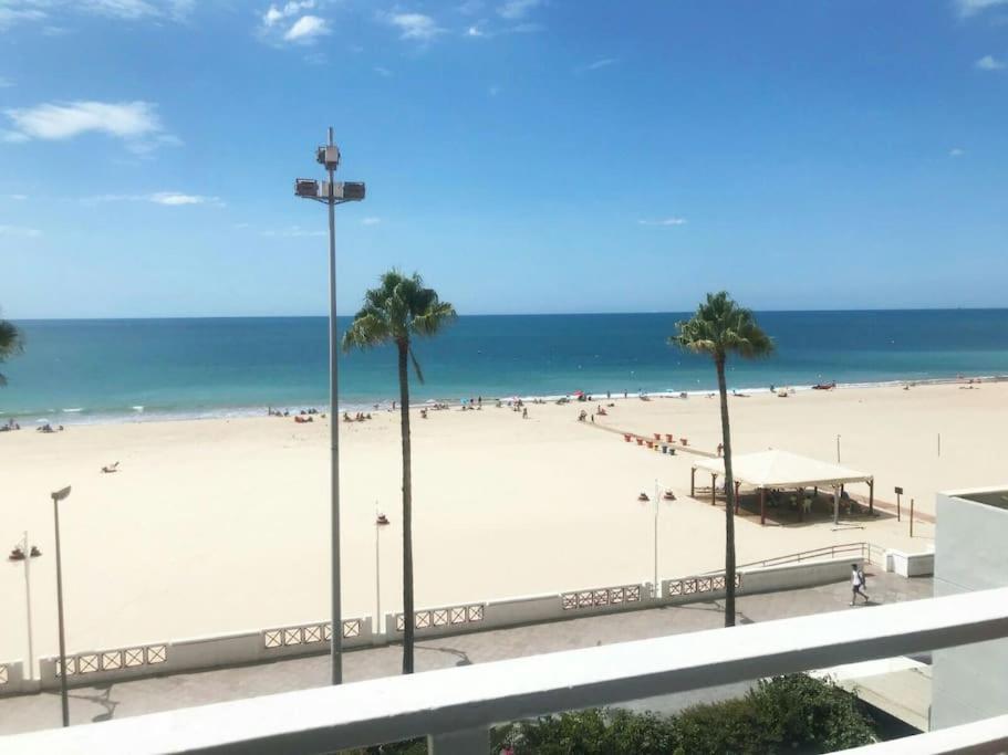 Cadiz Paseo Maritimo Playa Victoria Frontal Mar Cádis Exterior foto